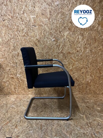 Vitra Viasoft design sledestoel - donkerblauw